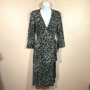 Diane von Furstenberg Julian Leaf Print Silk Wrap Dress 4 Blue Classic Old Money